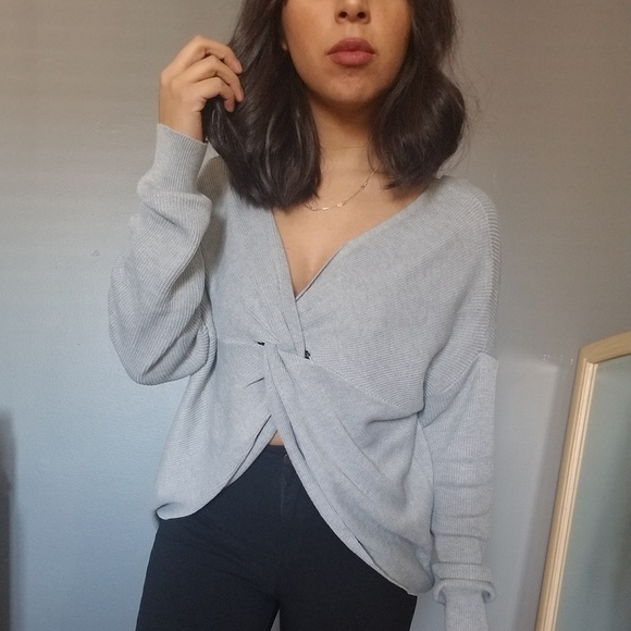 🏷CLEARANCGRAY GRAY KNOT SWEATER - Picture 6 of 8